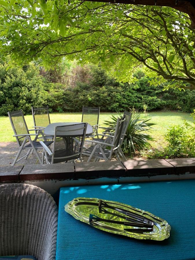Ferienwohnung Mit Garten In Koeln Экстерьер фото