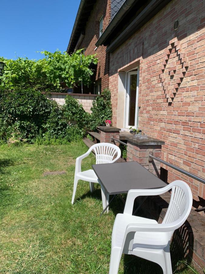 Ferienwohnung Mit Garten In Koeln Экстерьер фото