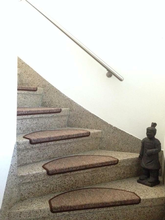 Ferienwohnung Mit Garten In Koeln Экстерьер фото
